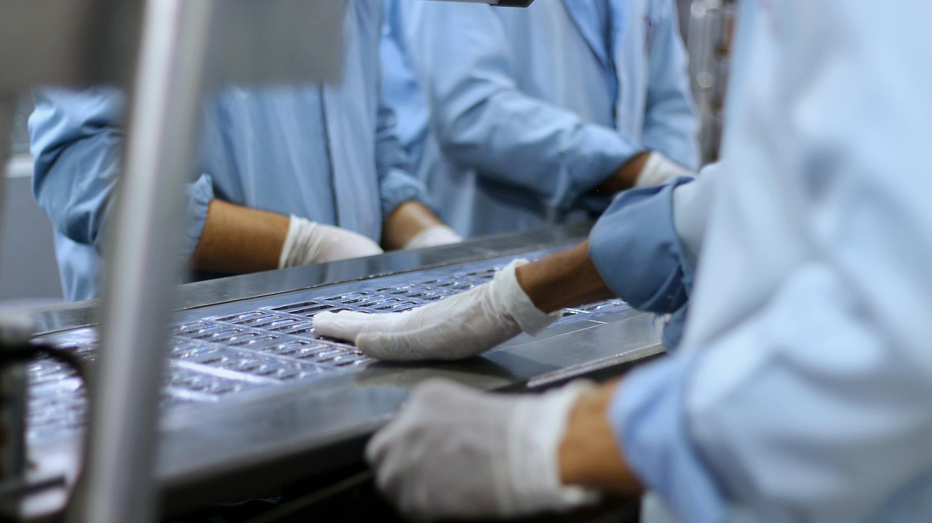 Pharmaceutical, Medical Device & Laboratory